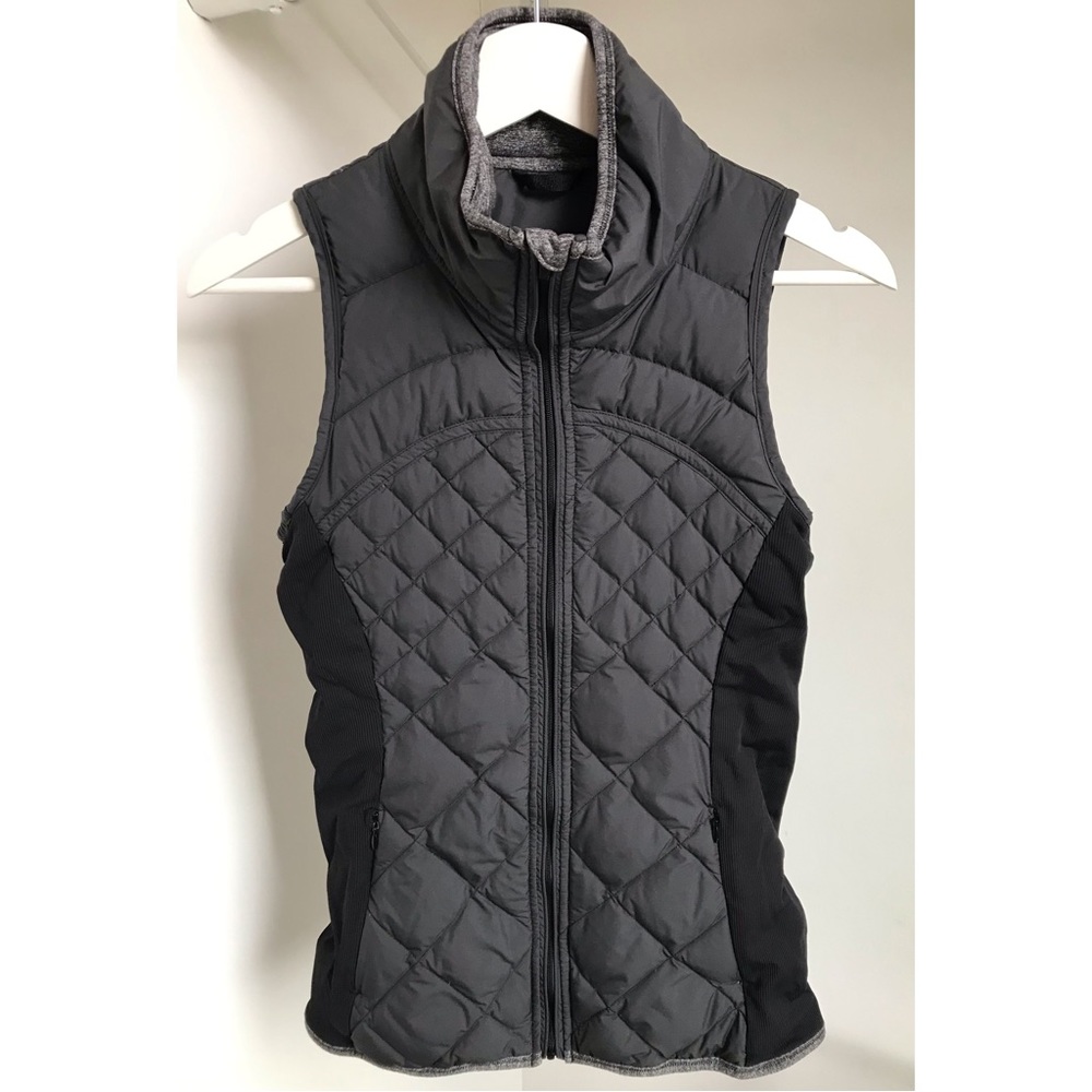 Lululemon • 6 • Quilted Down Running Vest Grey Black